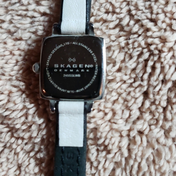 Watch - Picture 3 of 3